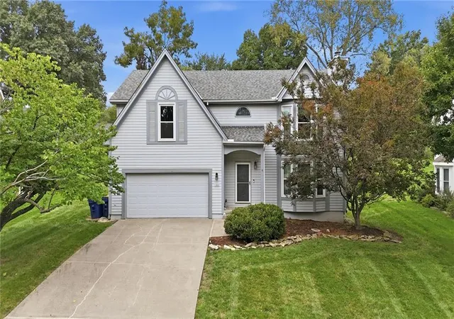 Photo 3 of Single family home for sale at 1404 Dartmouth Dr, Liberty, MO 64068 | MLS# 2644781 | Listing updated on 2026-10-01