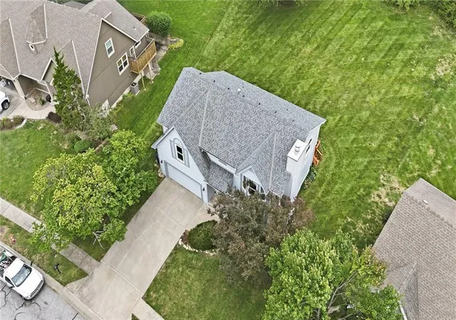 Photo 4 of Single family home for sale at 1404 Dartmouth Dr, Liberty, MO 64068 | MLS# 2644781 | Listing updated on 2026-10-01