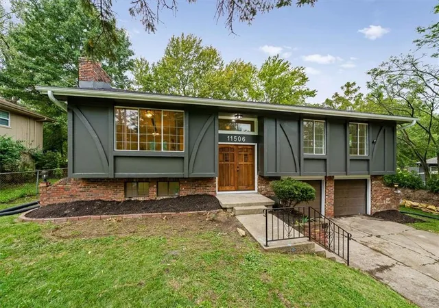 Photo 3 of Sale Pending at 11506 Troost Ave, Kansas City, MO 64131 | MLS# 2644782 | Listing updated on 2026-10-04