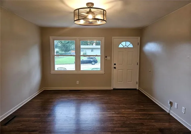 Photo 3 of Single family home for sale at 401 SW Madison St, Lees Summit, MO 64063 | MLS# 2644784 | Listing updated on 2026-10-09