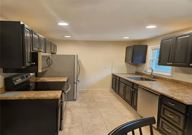 Photo 4 of Single family home for sale at 401 SW Madison St, Lees Summit, MO 64063 | MLS# 2644784 | Listing updated on 2026-10-09