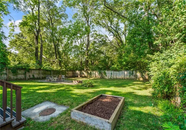 Photo 28 of Single family home for sale at 2406 Brooklyn Ave, Kansas City, MO 64127 | MLS# 2644787 | Listing updated on 2026-10-02