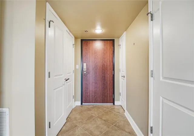 Photo 2 of Condo for sale at 600 E Admiral Blvd #805, Kansas City, MO 64106 | MLS# 2644792 | Listing updated on 2026-10-07