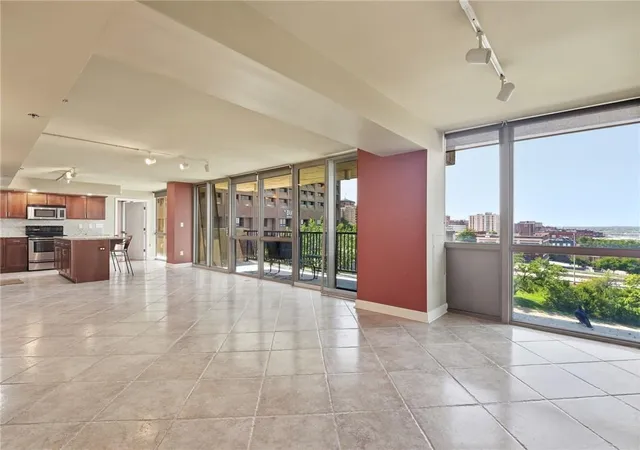 Photo 3 of Condo for sale at 600 E Admiral Blvd #805, Kansas City, MO 64106 | MLS# 2644792 | Listing updated on 2026-10-07