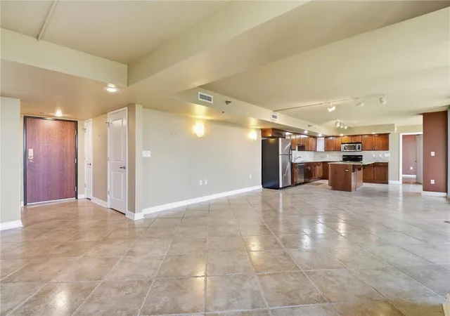 Photo 4 of Condo for sale at 600 E Admiral Blvd #805, Kansas City, MO 64106 | MLS# 2644792 | Listing updated on 2026-10-07