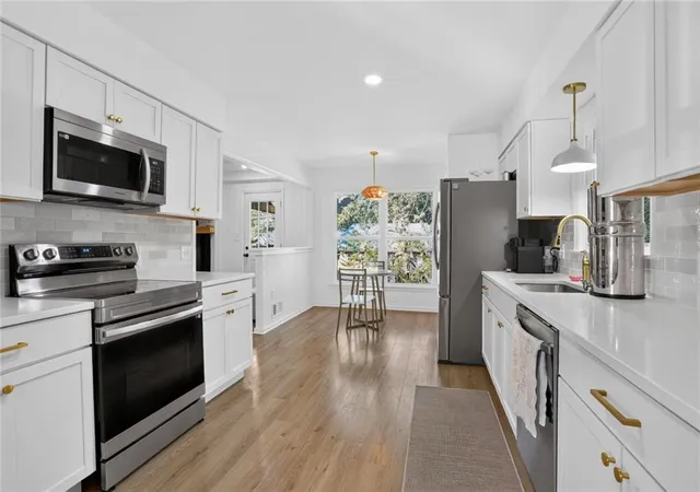 Photo 4 of Single family home for sale at 6904 Dawn Ln, Kansas City, MO 64151 | MLS# 2644802 | Listing updated on 2026-10-09