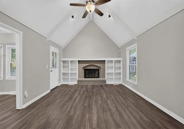 Photo 3 of Single family home for sale at 406 Se Richardson Pl, Lees Summit, MO 64063 | MLS# 2644803 | Listing updated on 2026-10-09