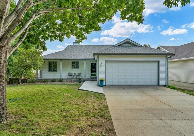 Single family home for sale at 206 Tumbleweed Dr, Lawrence, KS 66049 | MLS# 2644805