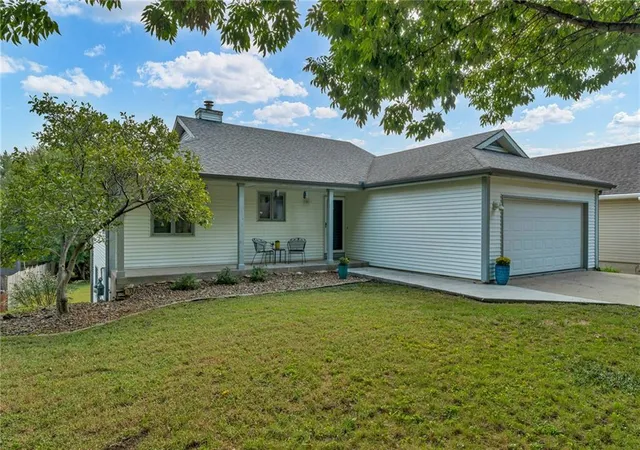 Photo 3 of Single family home for sale at 206 Tumbleweed Dr, Lawrence, KS 66049 | MLS# 2644805 | Listing updated on 2026-10-05
