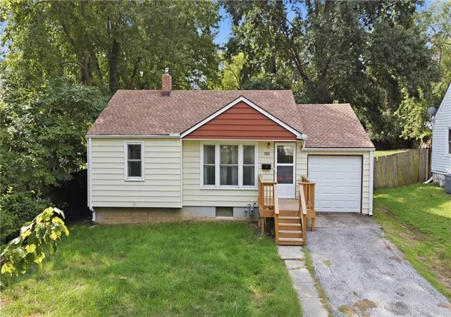 Single family home for sale at 9209 67th Terrace E, Raytown, MO 64133 | MLS# 2644808