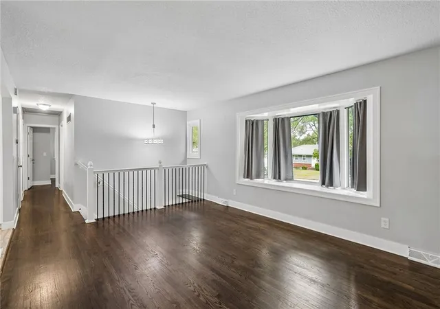 Photo 4 of Sale Pending at 8505 E 109th Street, Kansas City, MO 64134 | MLS# 2644809 | Listing updated on 2026-10-20