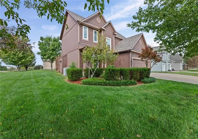 Photo 1 of Single family home for sale at 18390 Butternut St, Gardner, KS 66030 | MLS# 2644811 | Listing updated on 2026-10-03