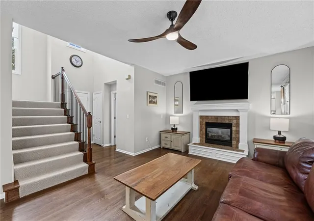 Photo 3 of Single family home for sale at 18390 Butternut St, Gardner, KS 66030 | MLS# 2644811 | Listing updated on 2026-10-03