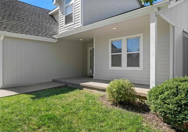 Photo 3 of Single family home for sale at 1310 S Pin Oak Cir, Ottawa, KS 66067 | MLS# 2644813 | Listing updated on 2026-10-08