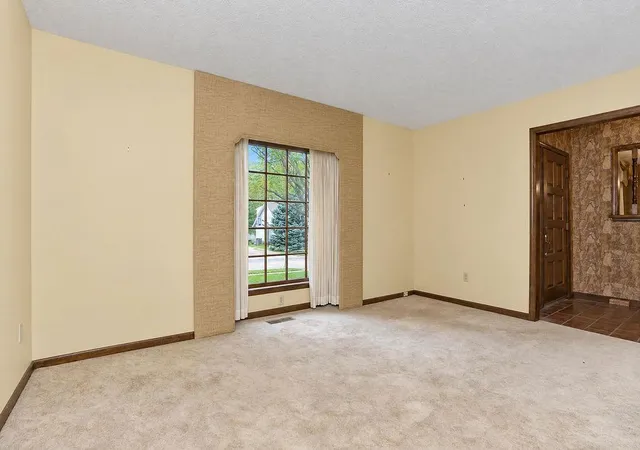 Photo 2 of Single family home for sale at 6719 Hauser Dr, Shawnee, KS 66216 | MLS# 2644814 | Listing updated on 2026-10-16