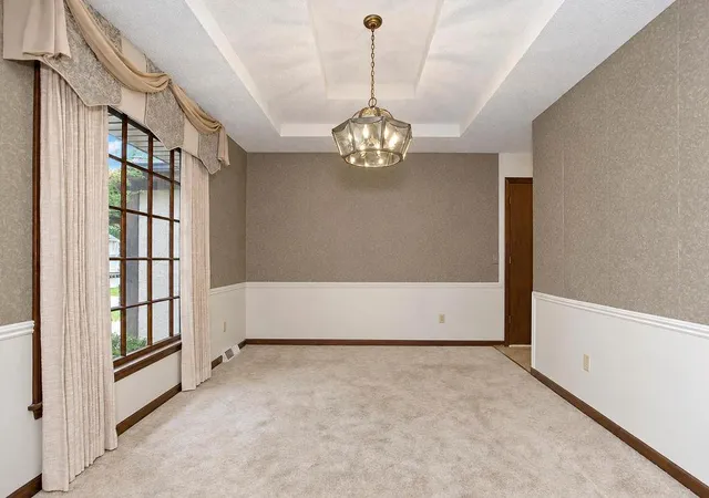 Photo 4 of Single family home for sale at 6719 Hauser Dr, Shawnee, KS 66216 | MLS# 2644814 | Listing updated on 2026-10-16