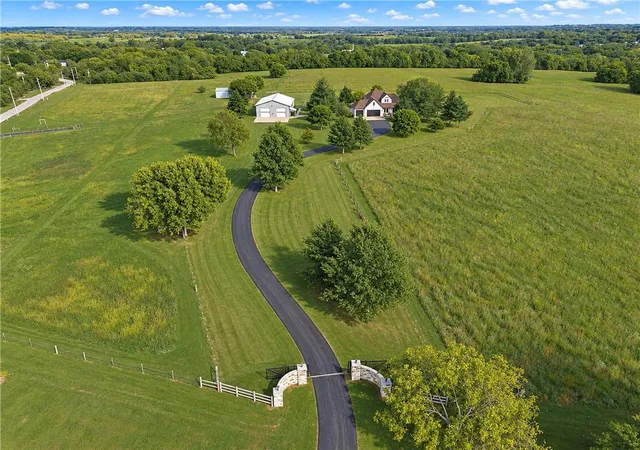 Photo 1 of Single family home for sale at 19505 S Raffurty Rd, Pleasant Hill, MO 64080 | MLS# 2644818 | Listing updated on 2026-10-03