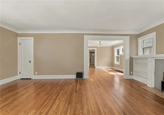 Photo 2 of Single family home for sale at 5817 Oak St, Kansas City, MO 64113 | MLS# 2644819 | Listing updated on 2026-10-02
