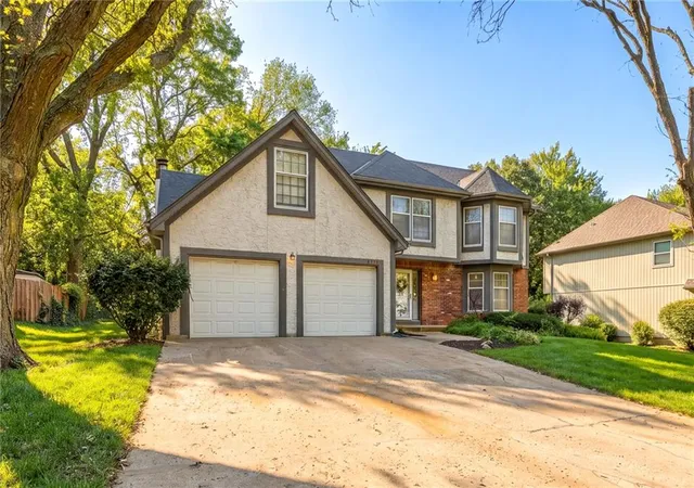 Photo 1 of Single family home for sale at 8408 Acuff Ln, Lenexa, KS 66215 | MLS# 2644822 | Listing updated on 2026-10-08