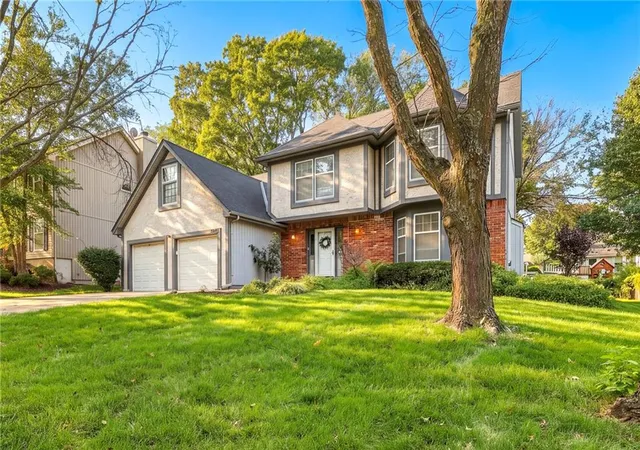 Photo 2 of Single family home for sale at 8408 Acuff Ln, Lenexa, KS 66215 | MLS# 2644822 | Listing updated on 2026-10-08
