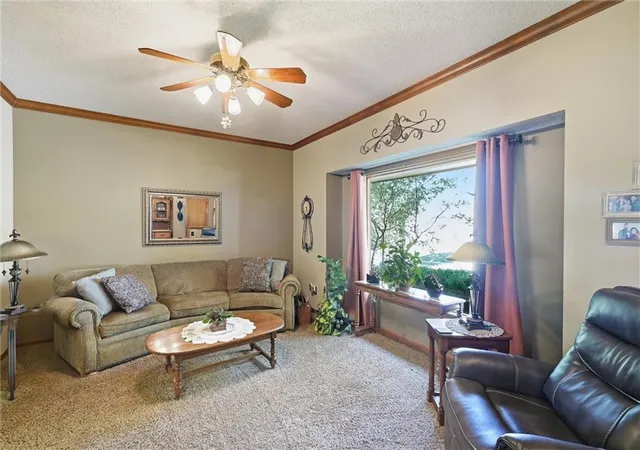 Photo 3 of Sale Pending at 14715 S Arapaho Dr, Olathe, KS 66062 | MLS# 2644826 | Listing updated on 2026-10-18