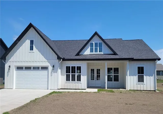Single family home for sale at 600 Catalpa St, Independence, KS 67301 | MLS# 2644838