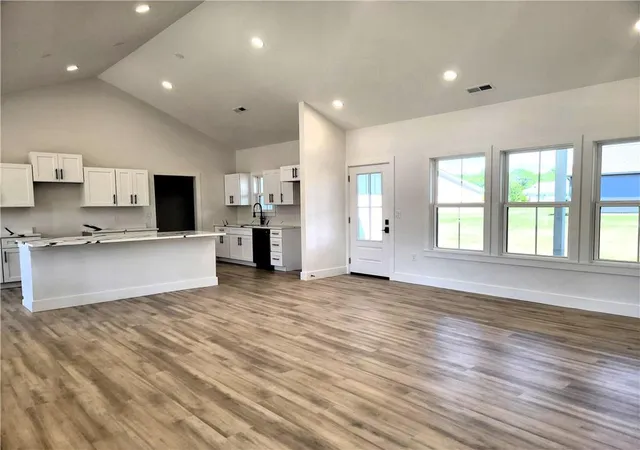 Photo 2 of Single family home for sale at 600 Catalpa St, Independence, KS 67301 | MLS# 2644838 | Listing updated on 2026-10-01