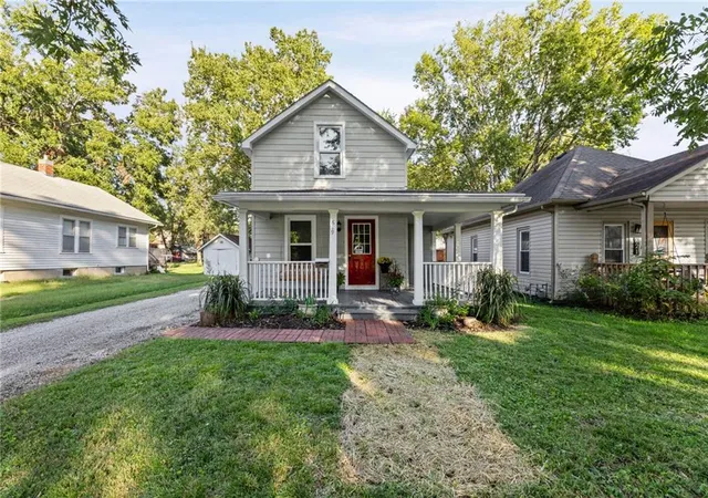 Photo 1 of Sale Pending at 619 S Oak St, Ottawa, KS 66067 | MLS# 2644843 | Listing updated on 2026-10-05