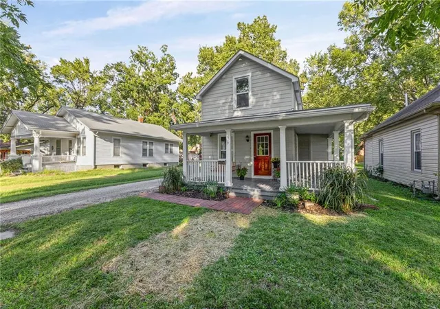 Photo 3 of Sale Pending at 619 S Oak St, Ottawa, KS 66067 | MLS# 2644843 | Listing updated on 2026-10-05