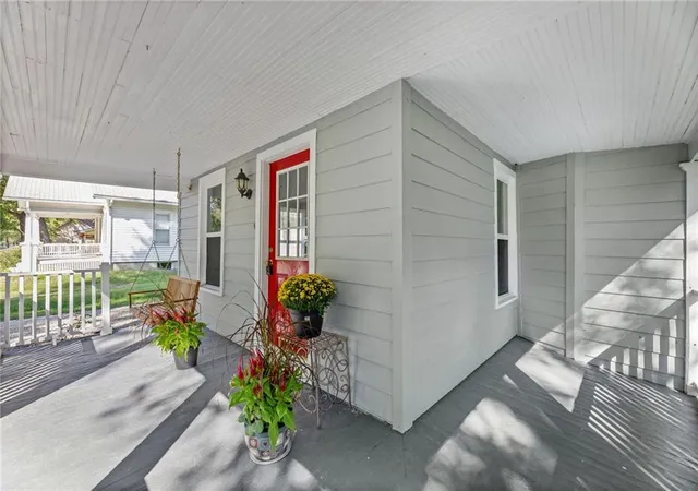 Photo 3 of Sale Pending at 619 S Oak St, Ottawa, KS 66067 | MLS# 2644843 | Listing updated on 2026-10-05