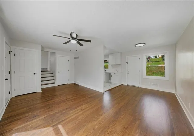 Photo 3 of Sale Pending at 3912 E 47th Terrace, Kansas City, MO 64130 | MLS# 2644847 | Listing updated on 2026-10-01