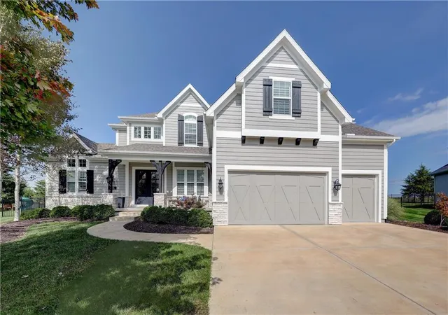 Photo 2 of Sale Pending at 9206 W 177th Terrace, Bucyrus, KS 66013 | MLS# 2644848 | Listing updated on 2026-10-08