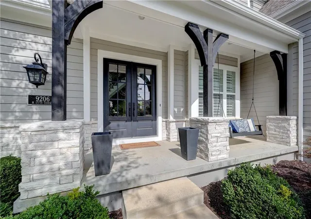 Photo 3 of Sale Pending at 9206 W 177th Terrace, Bucyrus, KS 66013 | MLS# 2644848 | Listing updated on 2026-10-08