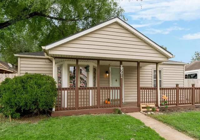Photo 1 of Single family home for sale at 821 S Boeke St, Kansas City, KS 66105 | MLS# 2644849 | Listing updated on 2026-10-02
