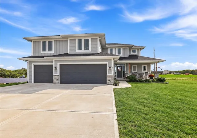 Photo 1 of Single family home for sale at 9517 Ingrid St, De Soto, KS 66018 | MLS# 2644859 | Listing updated on 2026-10-14