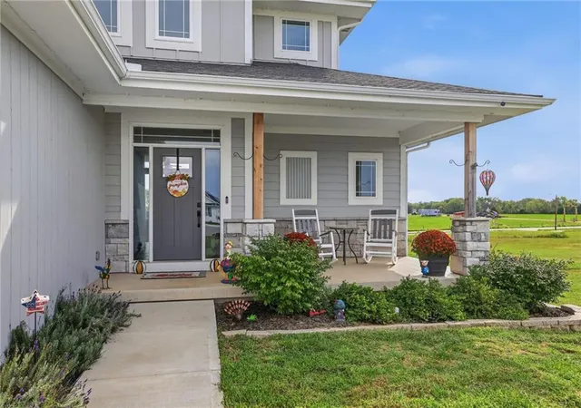 Photo 3 of Single family home for sale at 9517 Ingrid St, De Soto, KS 66018 | MLS# 2644859 | Listing updated on 2026-10-08
