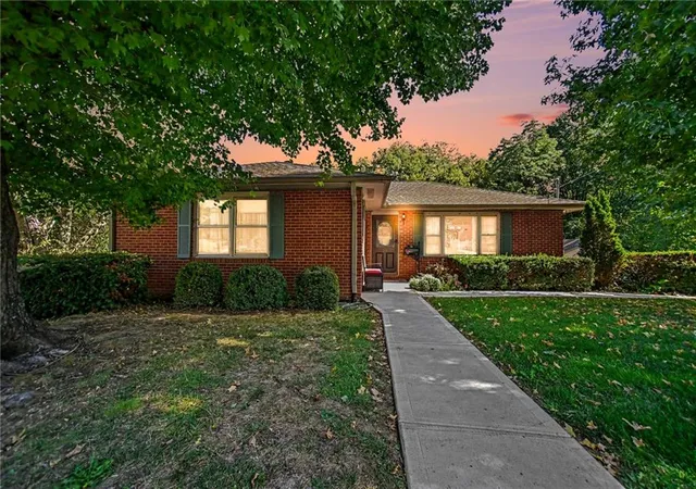 Photo 1 of Single family home for sale at 39 Country Clb Ter, Lexington, MO 64067 | MLS# 2644865 | Listing updated on 2026-10-17