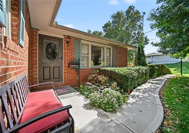 Photo 4 of Single family home for sale at 39 Country Clb Ter, Lexington, MO 64067 | MLS# 2644865 | Listing updated on 2026-10-17