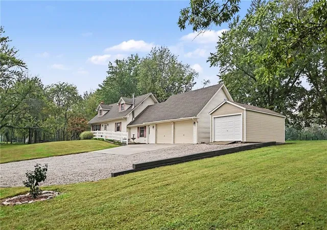 Photo 2 of Single family home for sale at 19308 Snow Rd, Holt, MO 64048 | MLS# 2644866 | Listing updated on 2026-10-05