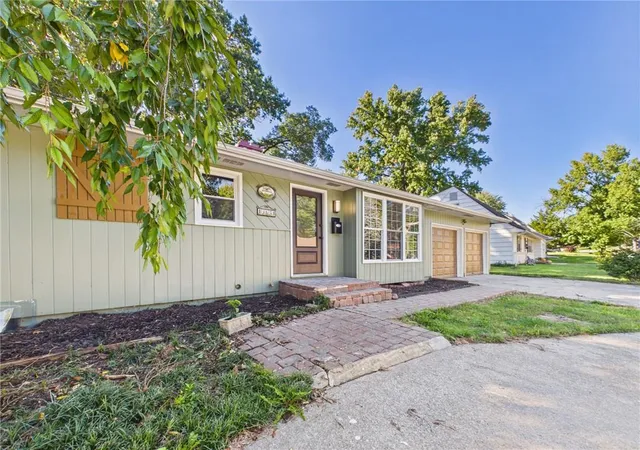 Photo 1 of Single family home for sale at 13624 Parker Ave, Grandview, MO 64030 | MLS# 2644881 | Listing updated on 2026-10-05