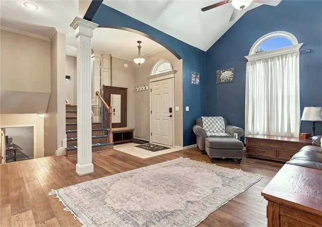 Photo 1 of Single family home for sale at 609 S Kisner Cir, Independence, MO 64056 | MLS# 2644884 | Listing updated on 2026-10-04