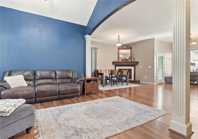 Photo 2 of Single family home for sale at 609 S Kisner Cir, Independence, MO 64056 | MLS# 2644884 | Listing updated on 2026-10-04