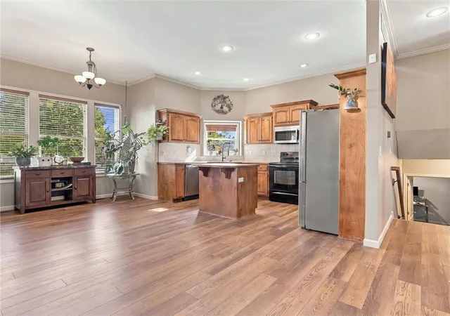 Photo 3 of Single family home for sale at 609 S Kisner Cir, Independence, MO 64056 | MLS# 2644884 | Listing updated on 2026-10-04