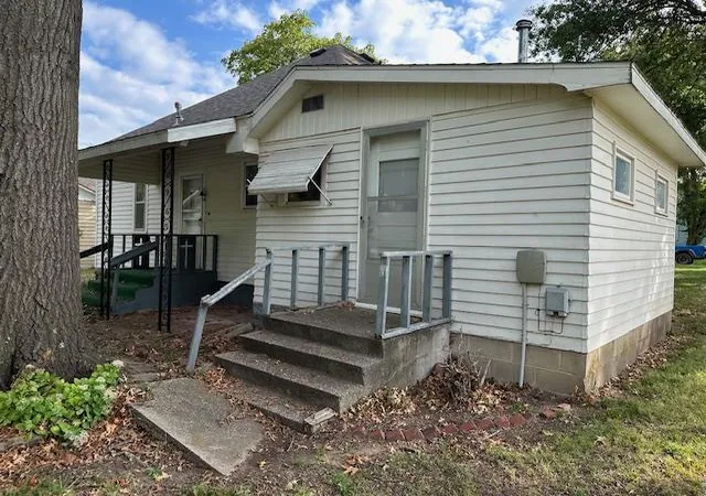 Photo 3 of Single family home for sale at 209 S Carbon St, Girard, KS 66743 | MLS# 2644890 | Listing updated on 2026-10-06