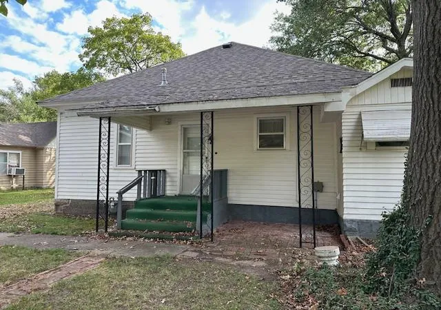 Photo 3 of Single family home for sale at 209 S Carbon St, Girard, KS 66743 | MLS# 2644890 | Listing updated on 2026-10-06
