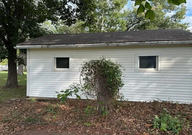 Photo 4 of Single family home for sale at 209 S Carbon St, Girard, KS 66743 | MLS# 2644890 | Listing updated on 2026-10-06
