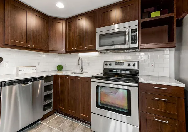 Photo 3 of Condo for sale at 700 W 48th Street #105, Kansas City, MO 64112 | MLS# 2644893 | Listing updated on 2026-10-02