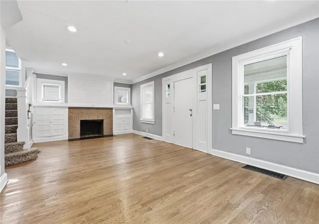 Photo 2 of Single family home for sale at 4404 Benton Blvd, Kansas City, MO 64130 | MLS# 2644894 | Listing updated on 2026-10-03