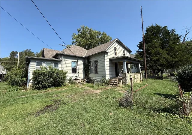 Photo 1 of Single family home for sale at 503 Benton Ave, Excelsior Springs, MO 64024 | MLS# 2644897 | Listing updated on 2026-10-20