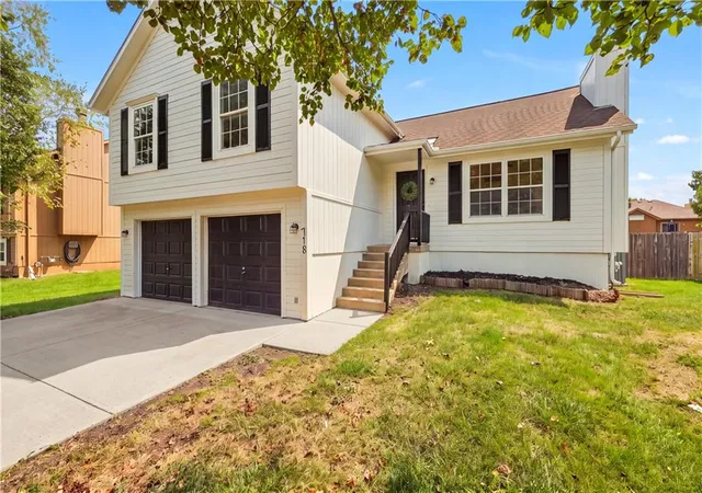 Photo 2 of Single family home for sale at 718 Shiloh Dr, Raymore, MO 64083 | MLS# 2644914 | Listing updated on 2026-10-04